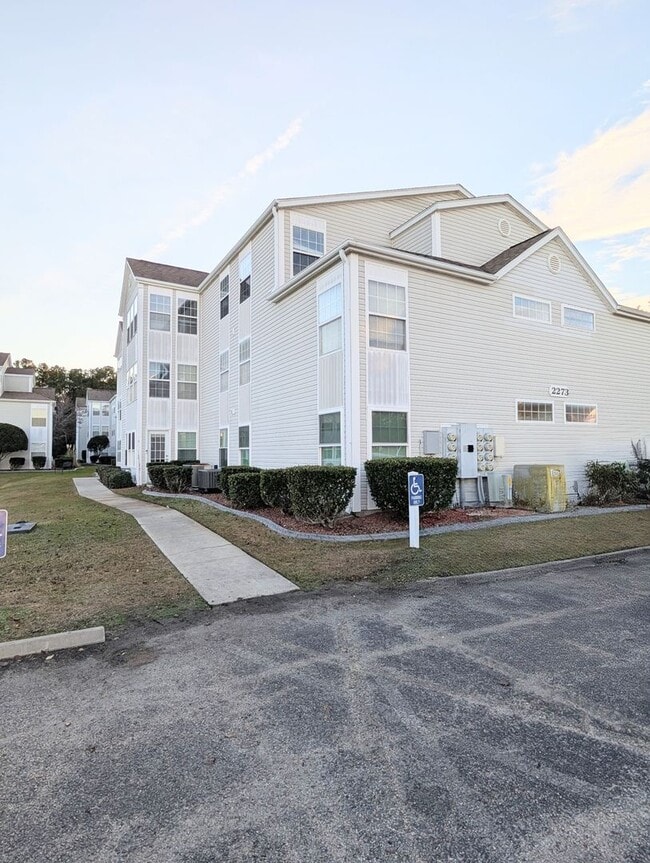 Building Photo - 3BR / 2BA Condo for Rent – Southbridge (Water View)