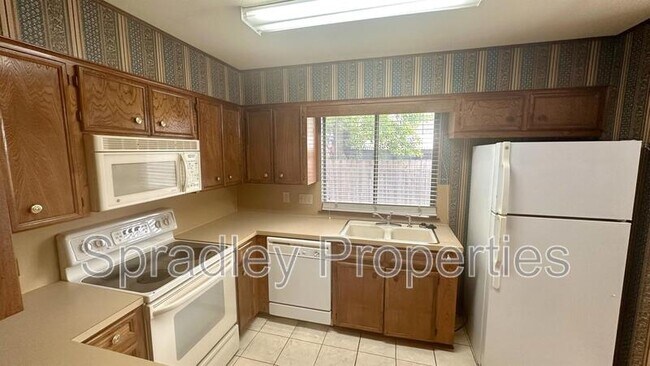 Building Photo - 3209A Morning Glory Dr