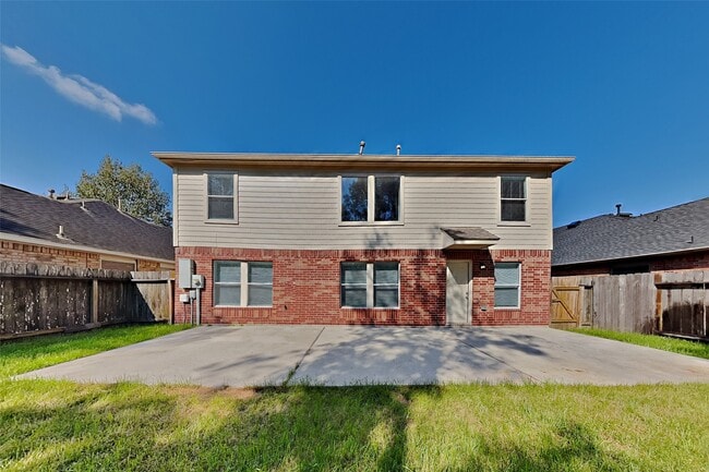 Building Photo - 26880 Armor Oaks Dr