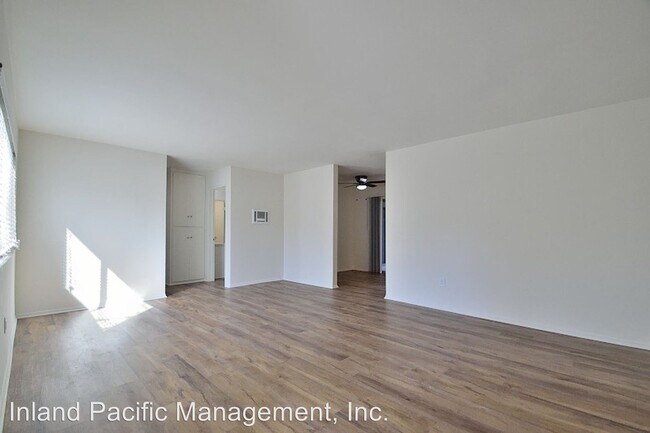 Building Photo - 2000 Speyer Ln