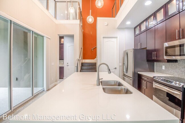 Foto del edificio - 3 br, 2.5 bath House - 14105 Walcott Ave