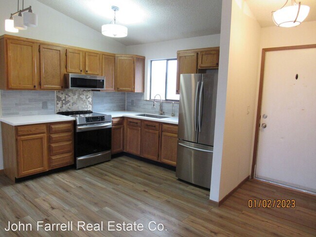 2 br, 1 bath House - 5499 Three Seasons Rd... - 4