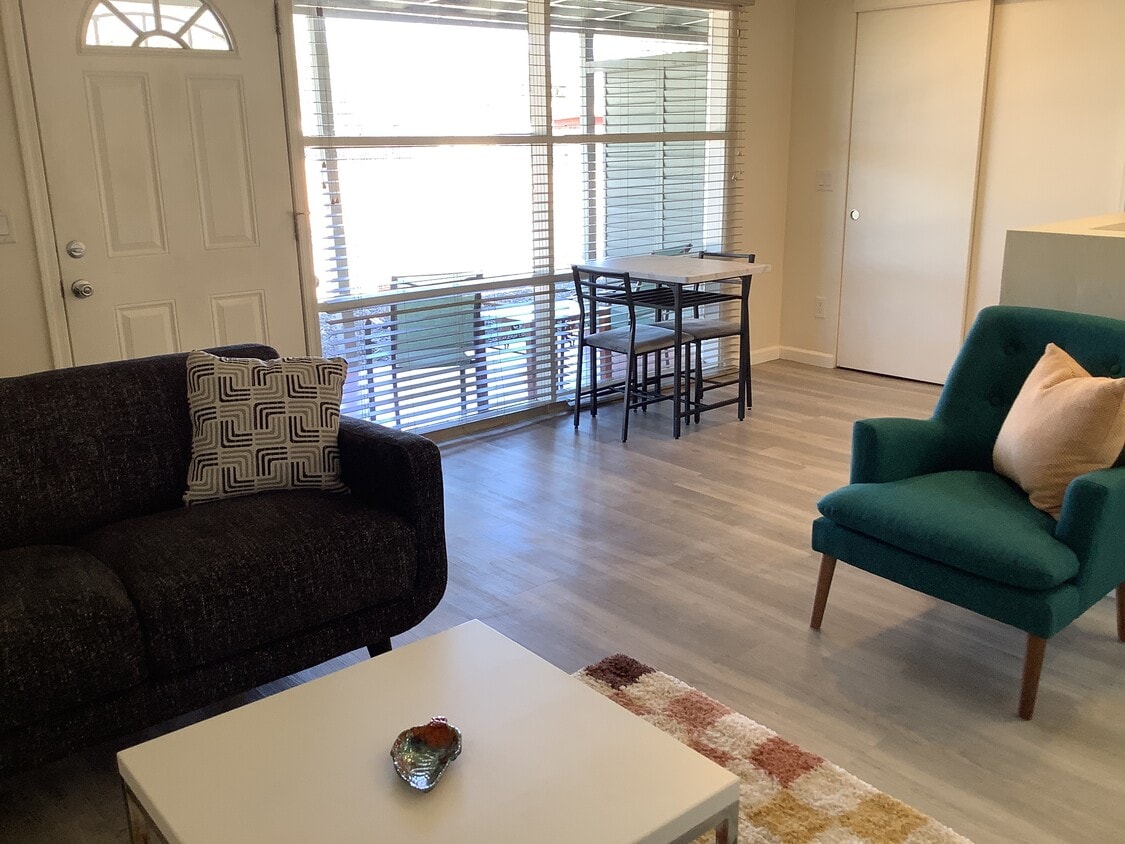 Foto principal - 4504 E Linden St