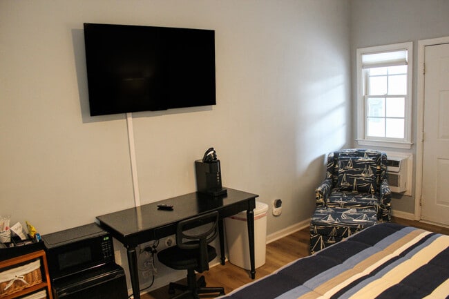 Foto del edificio - 125 Royal Poste Rd