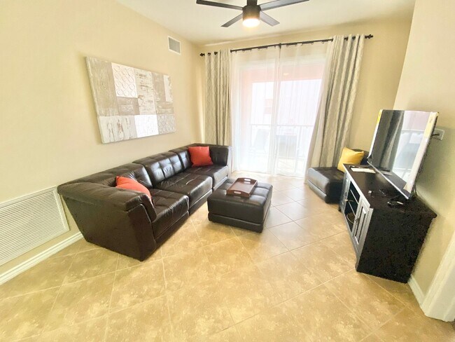 Foto del edificio - BRIGHT CONDO WITH BALCONY IN SOUTH LAS VEGAS