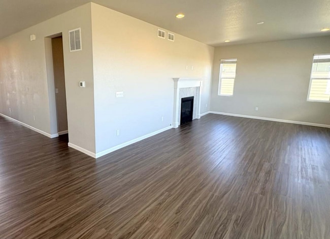 Foto del edificio - 11848 Olive St