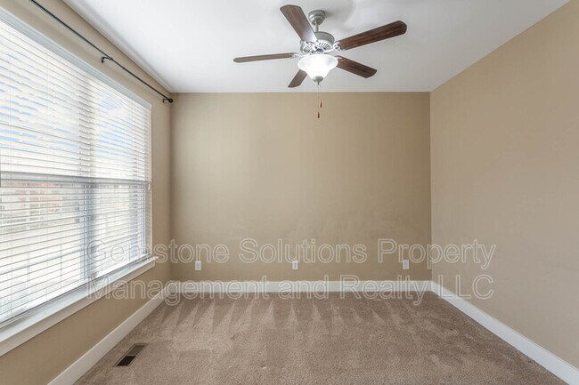 Foto del edificio - 931 Beamon Dr