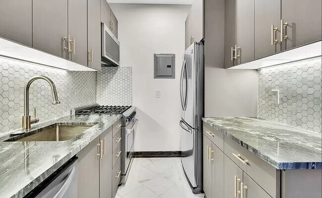 Foto del edificio - 121 E 37th St