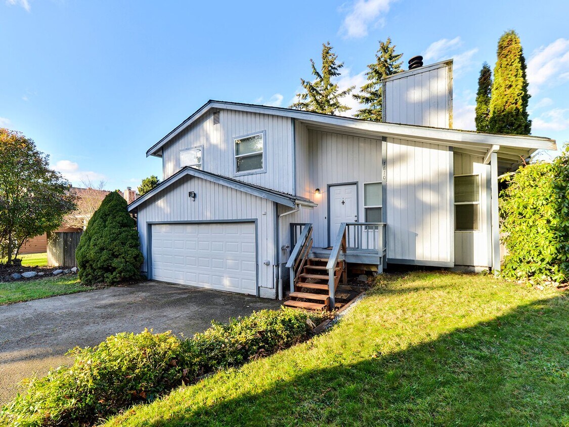 Primary Photo - Application Pending - Spacious 3 bedroom 1...