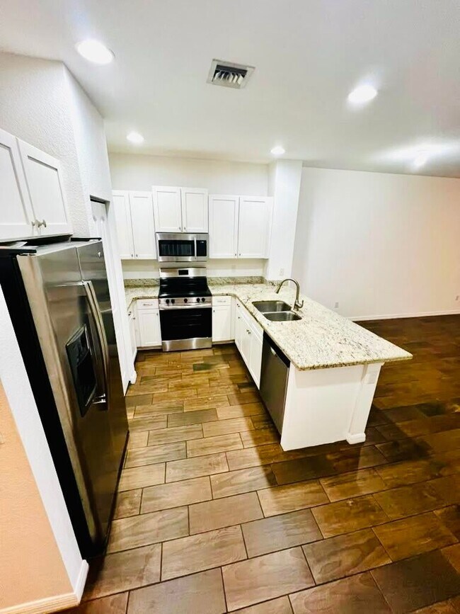 Foto del edificio - 1129 Vermilion Dr