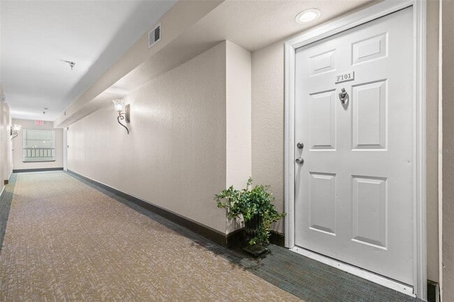 Building Photo - 2323 Feather Sound Dr