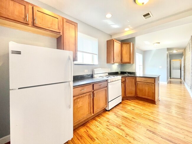 Building Photo - 7008 S Chappel Ave