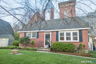 Building Photo - 126 Skipper St