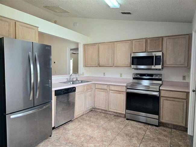 Foto del edificio - 611 Cotulla Dr