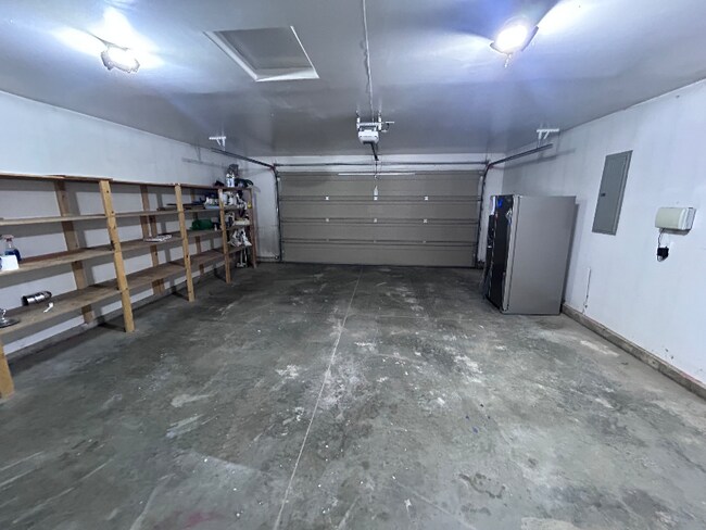 Foto del edificio - 517 Meadowview Ln