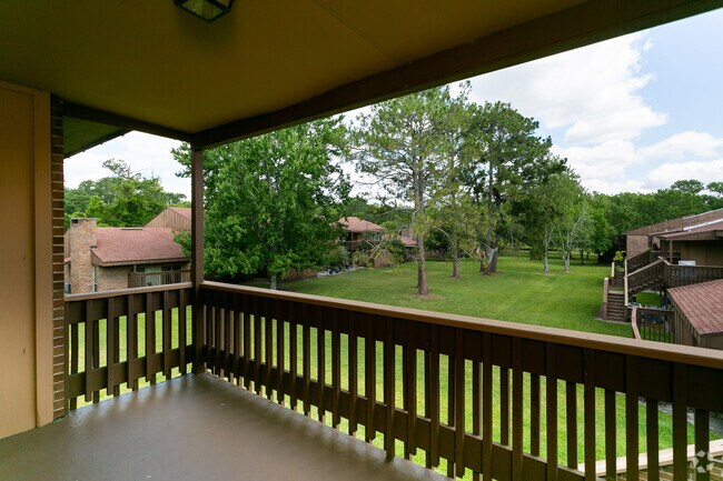 2BR-2BA_1,142sf  Balcony - Woodlake Park Apartments