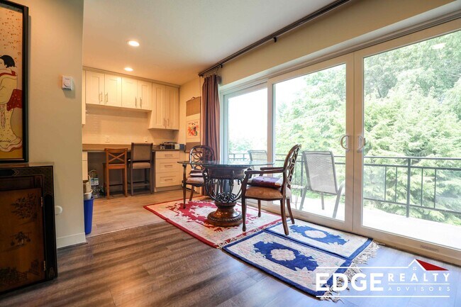 Building Photo - 1208 Greendale Ave