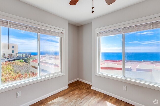 Building Photo - 3200 La Rotonda Dr