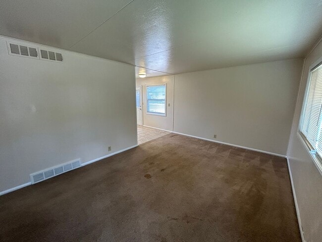 Building Photo - single family home