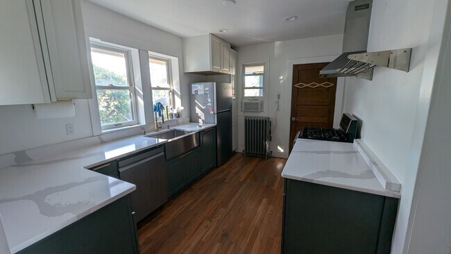 Foto del edificio - 3114 19th Ave S