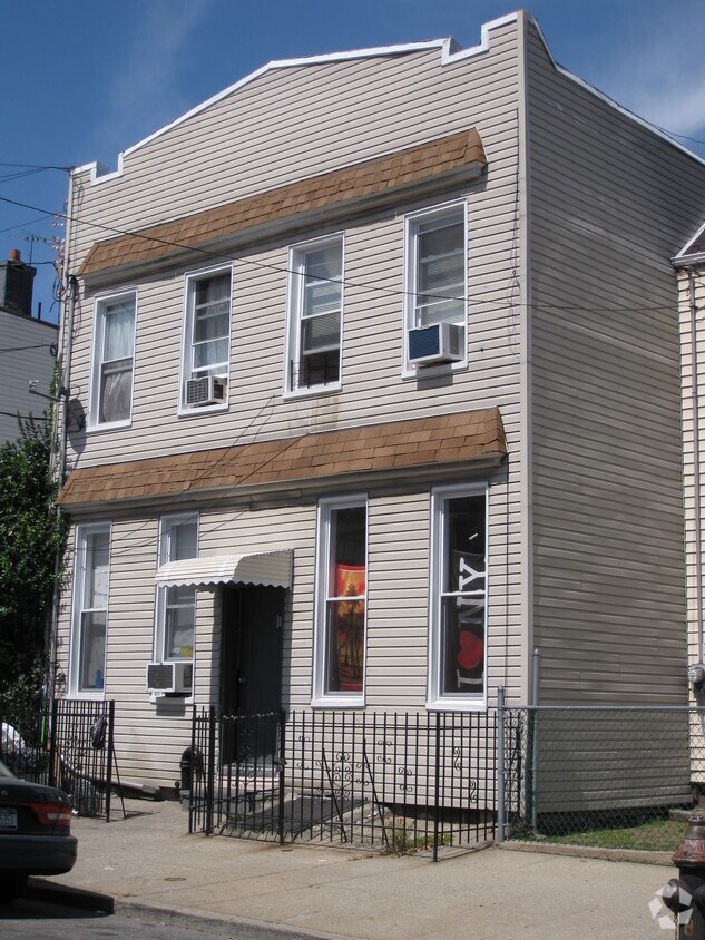 Building Photo - 307 Devoe St