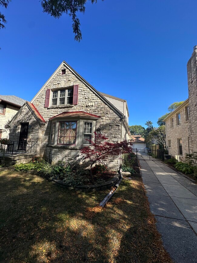 Foto del edificio - 3210 N 48th St