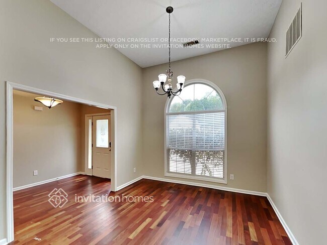 Foto del edificio - 660 Peachtree Trails Dr