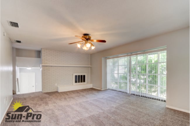 Building Photo - 2903 Lantern Dr