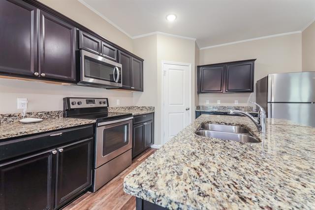 Foto del edificio - 425 Stone Creek Blvd