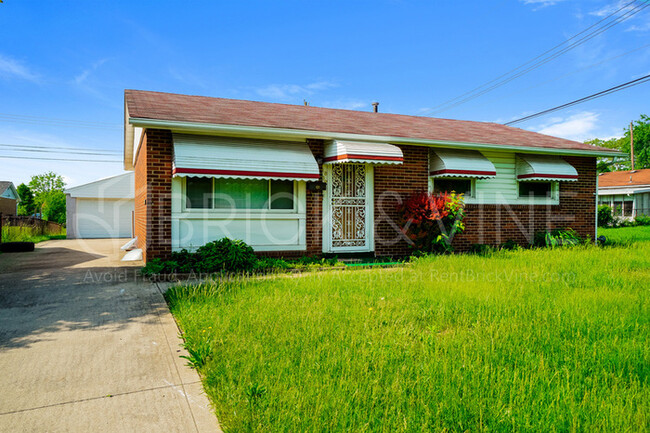 Building Photo - 1839 Argyle Dr