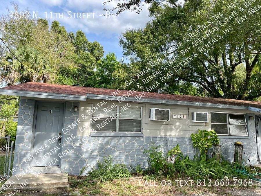 Primary Photo - 1/1 Duplex Close to Everything!