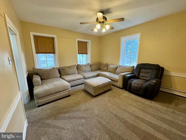 Foto del edificio - 180 Sassamansville Rd