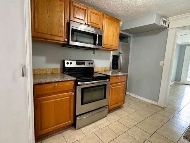 Building Photo - 502 NW Euclid Ave