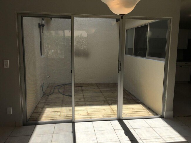 Building Photo - 4762 NW 6th Ct