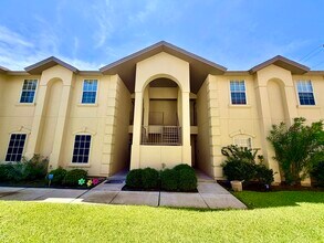 Building Photo - 9804 Cantera Ct