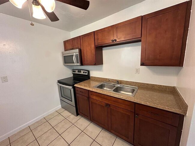 Foto del edificio - 1000 SW 16th Ave
