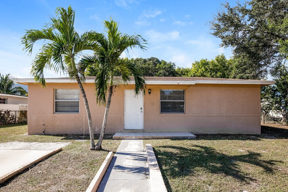 Foto principal - 18940 NW 33rd Pl