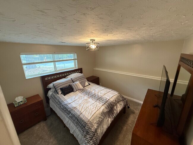 Foto principal - 825-11575S E Sunburn Ln