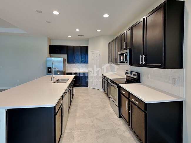 Building Photo - 1813 Henley St