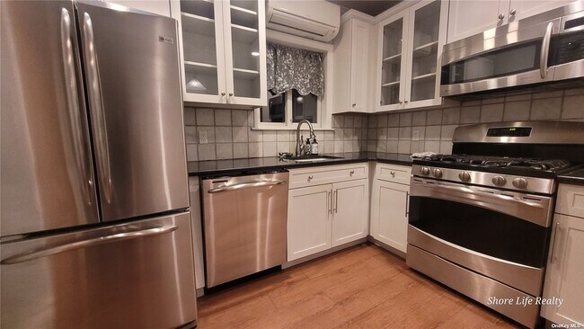 Foto del edificio - 519 Lafayette Blvd