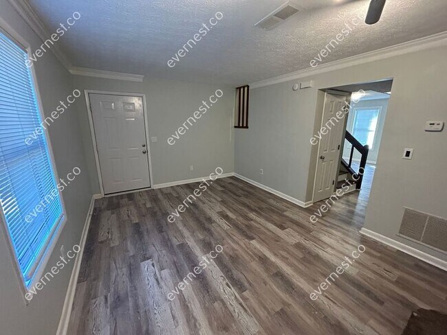 Foto del edificio - 3231 Highpoint Ct