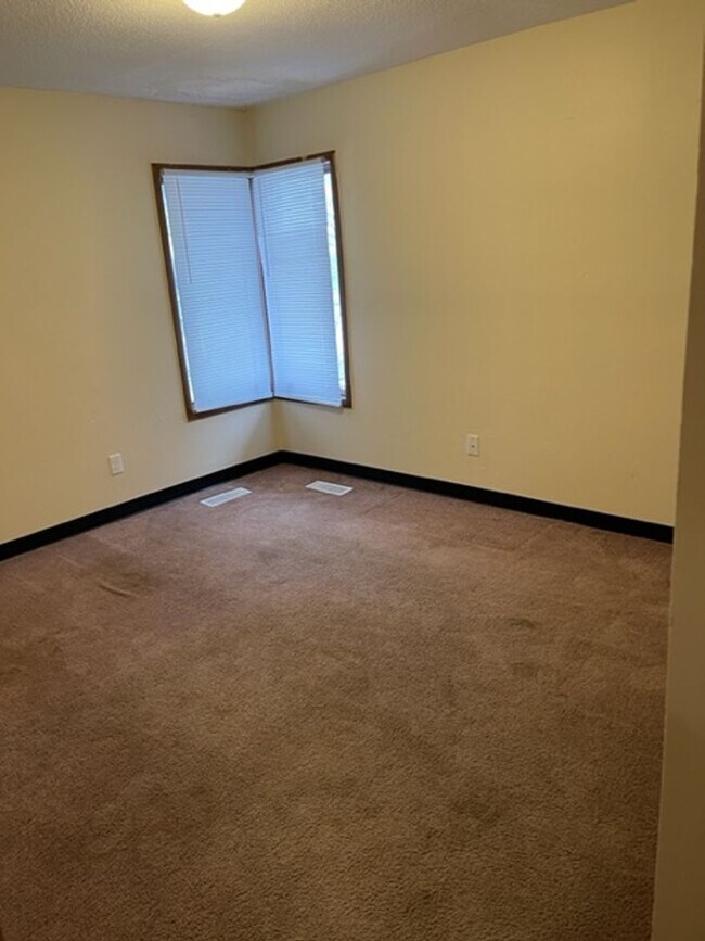 Foto del edificio - Two Bedroom Duplex