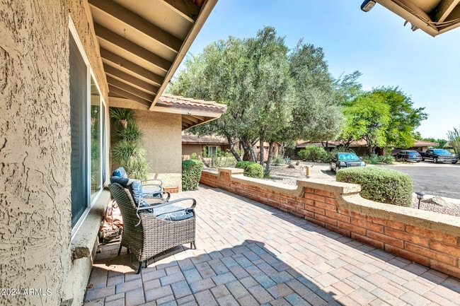 Building Photo - 8532 E San Bruno Dr