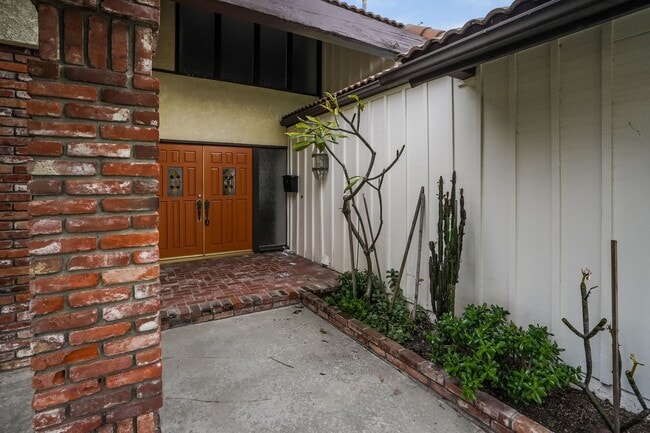 Building Photo - LA PALMA  4BR/2.5BA HOME IN HIGHLY SOUGHT AFTER NEIGHBORHOOD