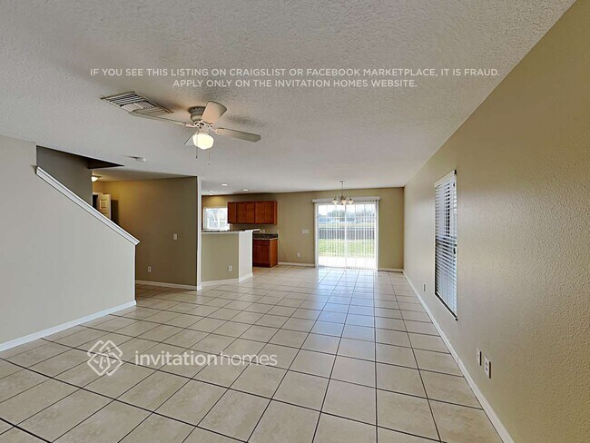 Building Photo - 11041 Golden Silence Dr