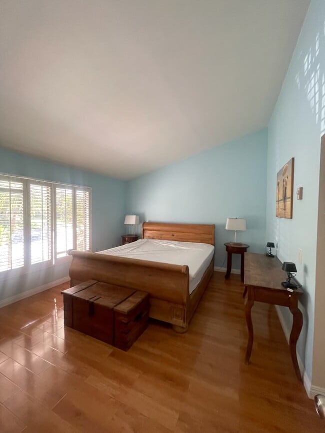 Building Photo - 6785 Seawatch Ln