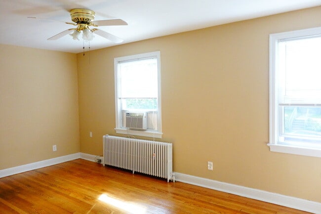 Photo - 8405 Greenwood Ave Apartment