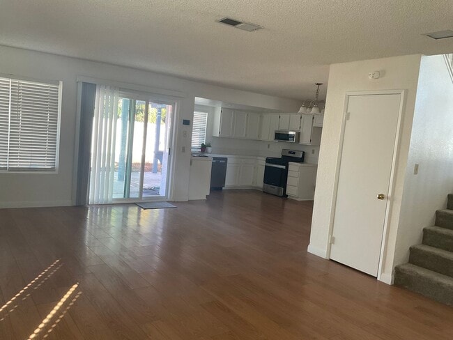 Building Photo - 4 bedroom 3 bathroom Home in Wildomar