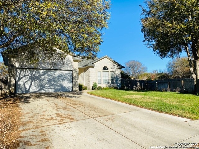 Building Photo - 7902 Pine Manor Dr