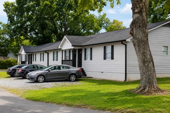 Building Photo - 446 9th St SE
